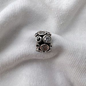 Authentic pandora 925 silver threaded core charm. With crystal details.